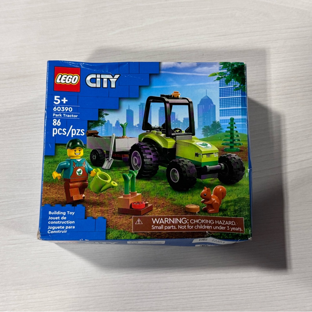 NIB Lego City Building Toy Set No. 60390 Park Tractor 86 Pcs Ages 5+